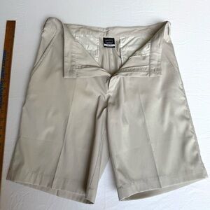 Nike Golf Dri-FIT shorts in Cream size 33